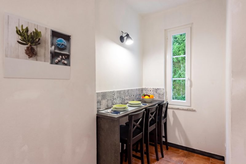Yard Apartment with Balcony in Vernazza