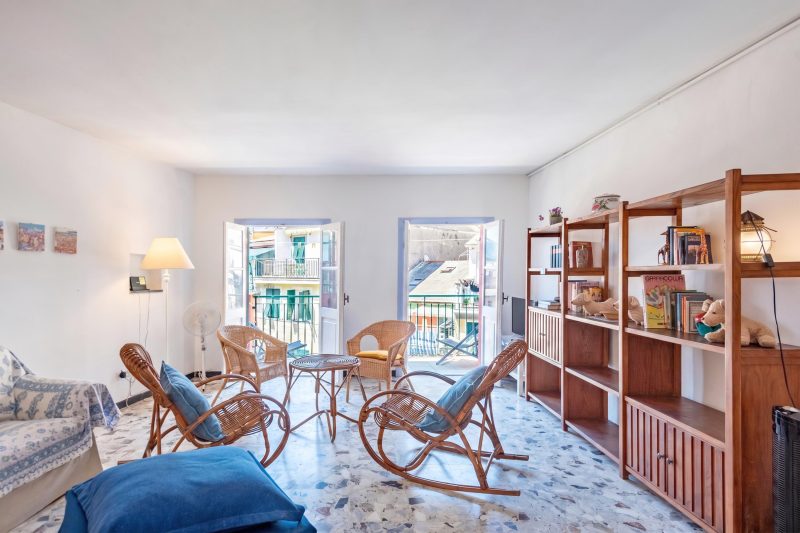 Charming Apartment with Balcony In Vernazza
