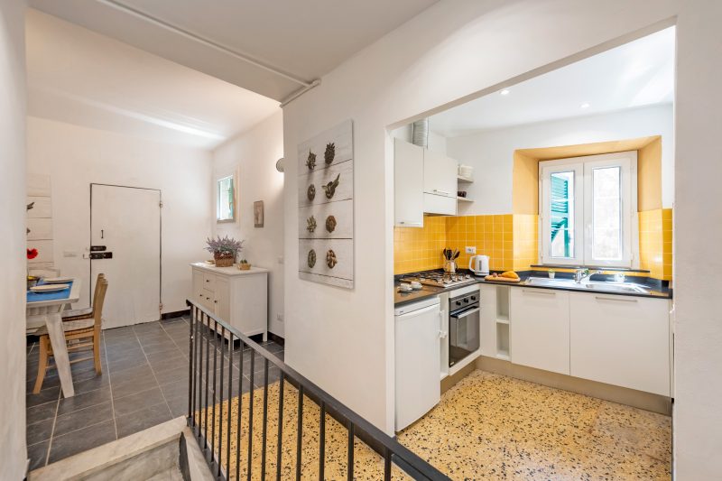 Charming Apartment with Balcony In Vernazza