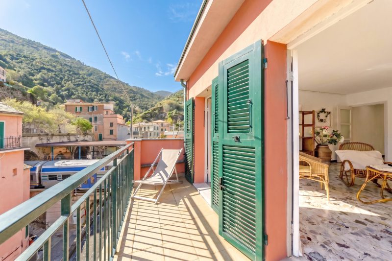 Charming Apartment with Balcony In Vernazza