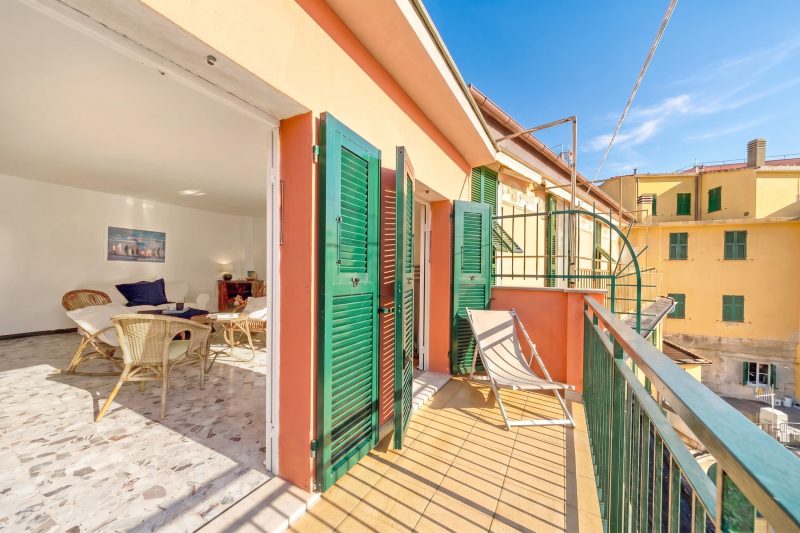 Charming Apartment with Balcony In Vernazza