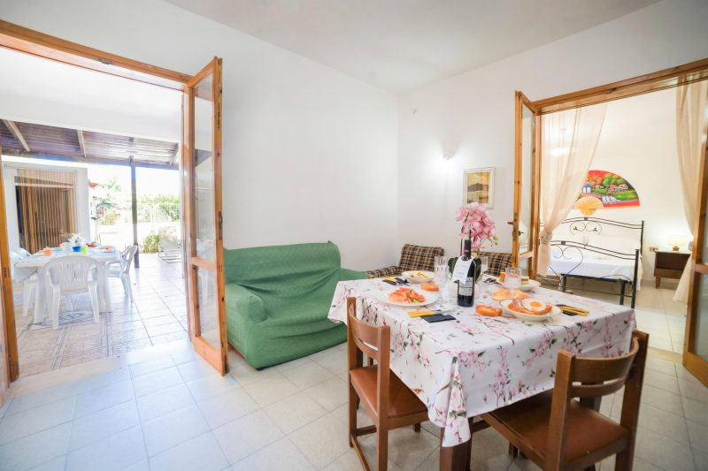 Villetta Fresca With Garden Near The Sea