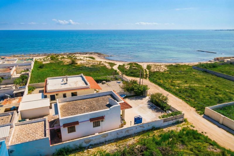Villa Milon Near The Sea
