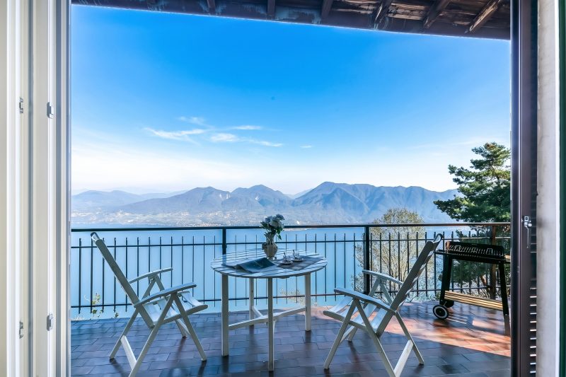 Lago Azzurro Villa: Infinity Lake View