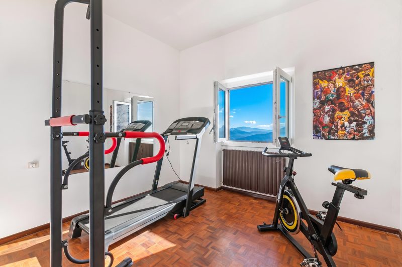 Lago Azzurro Villa: Infinity Lake View