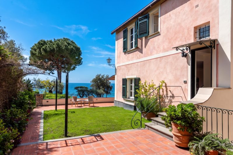 Wonderful Villa with Sea View Terrace In Mulinetti