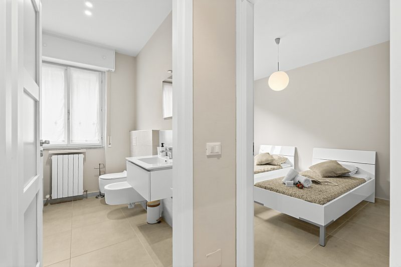 The Golden View: 2-Bed Apartment w/ AC