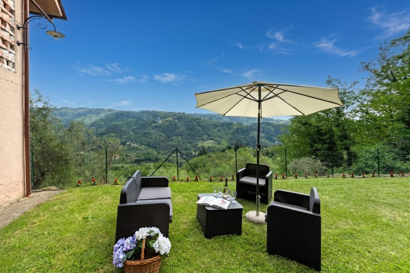 Villa Ortensie - Garden and Views in Marliana