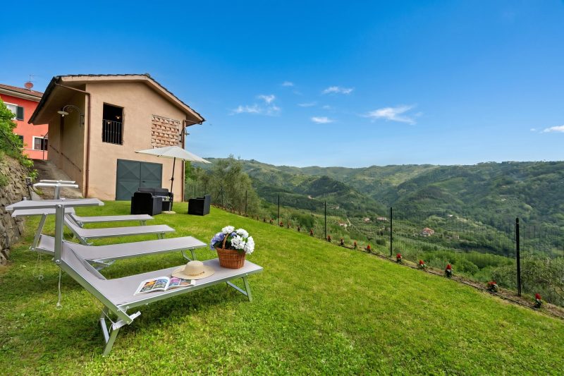 Villa Ortensie - Garden and Views in Marliana