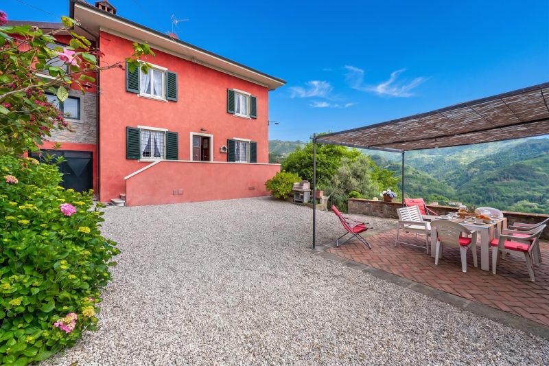 Villa Ortensie - Garden and Views in Marliana