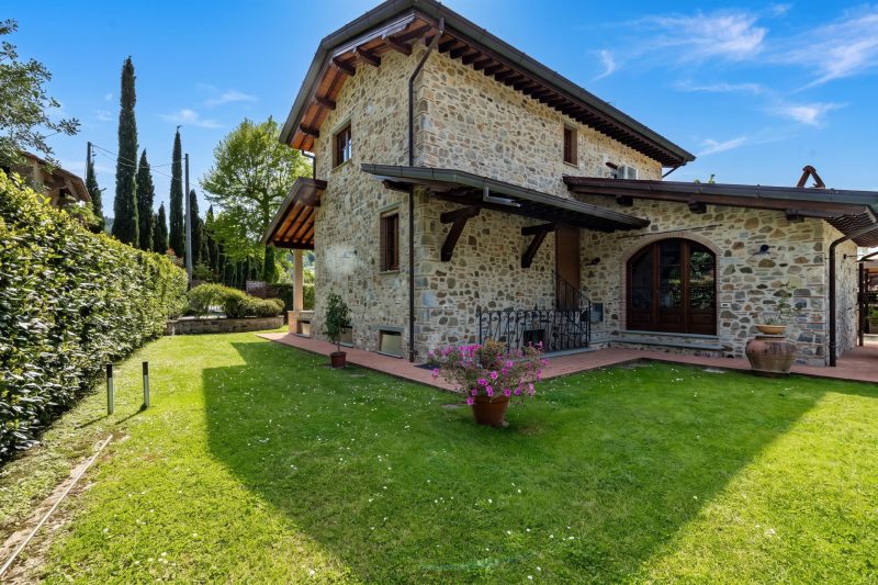 Villa Vittoriano - Tuscan Villa for 7 with Jacuzzi