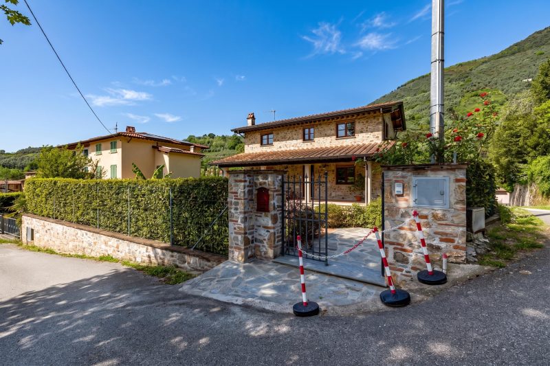Villa Vittoriano - Tuscan Villa for 7 with Jacuzzi