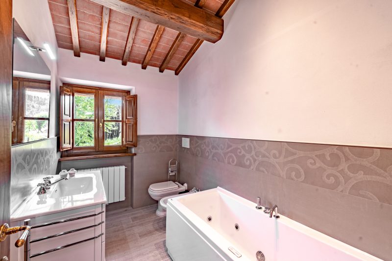 Villa Vittoriano - Tuscan Villa for 7 with Jacuzzi