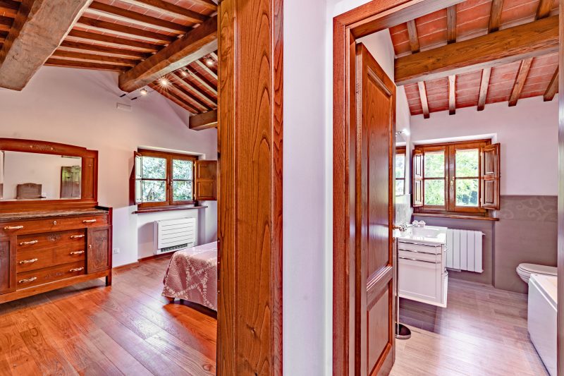 Villa Vittoriano - Tuscan Villa for 7 with Jacuzzi