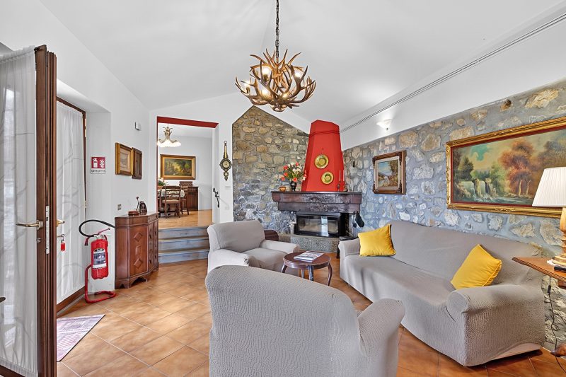 Casa Sant'Anna with Pool - in Garfagnana