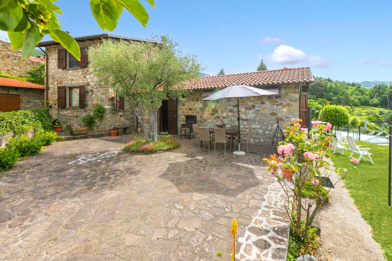 Casa Sant'Anna with Pool - in Garfagnana