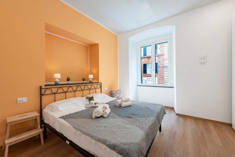 Central Apartment with Private Parking in Genova