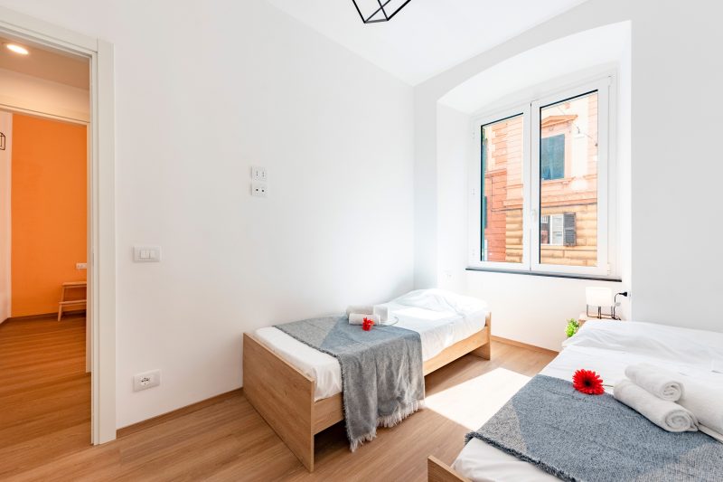 Central Apartment with Private Parking in Genova