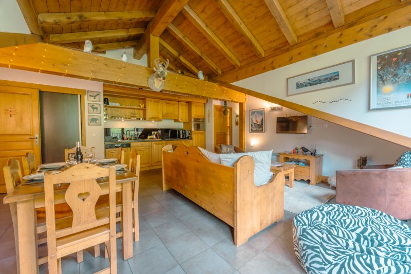 V Loriaz 44: Beside Ski Lift; Pool, Sauna & Gym
