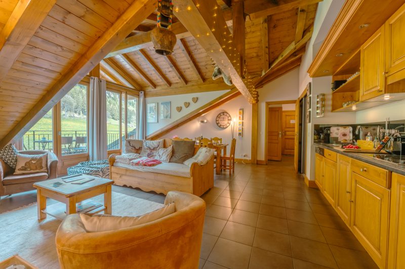 V Loriaz 44: Beside Ski Lift; Pool, Sauna & Gym