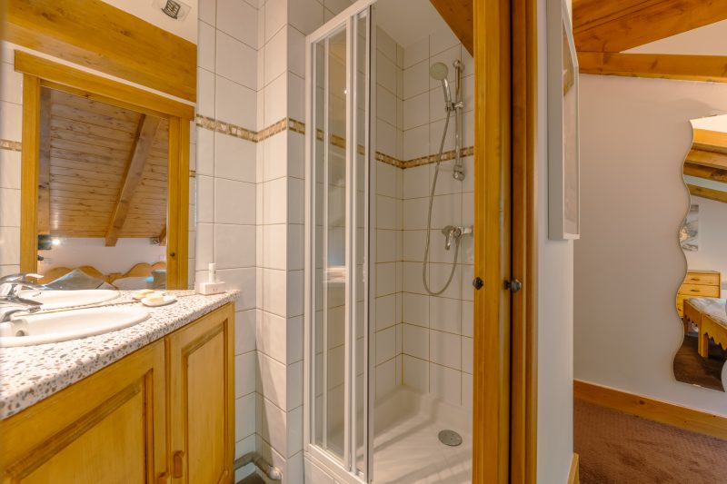 V Loriaz 44: Beside Ski Lift; Pool, Sauna & Gym