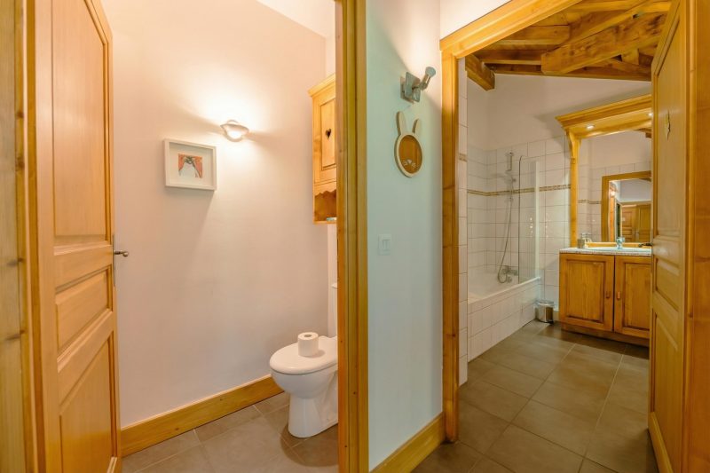 V Loriaz 44: Beside Ski Lift; Pool, Sauna & Gym