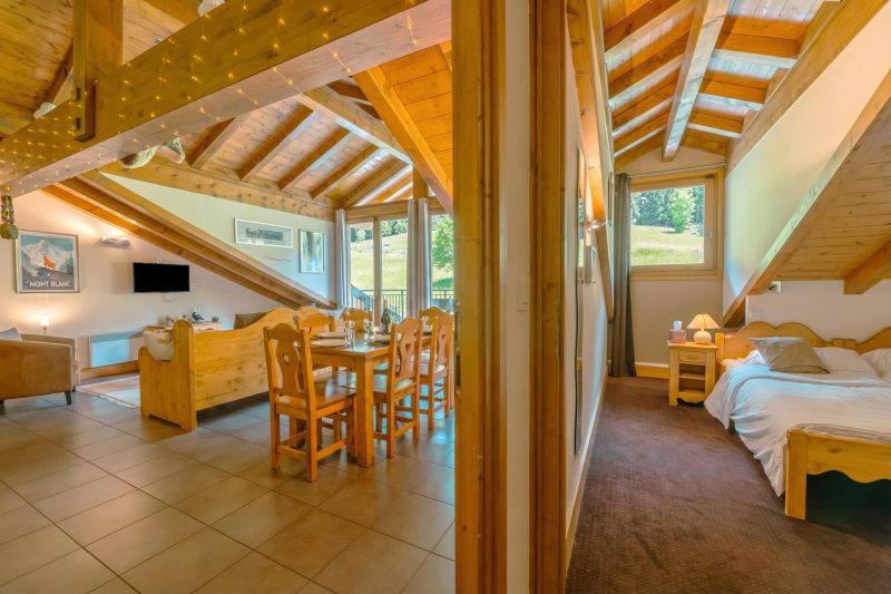 V Loriaz 44: Beside Ski Lift; Pool, Sauna & Gym