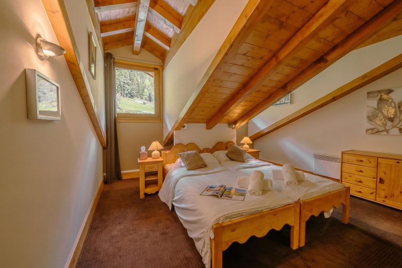 V Loriaz 44: Beside Ski Lift; Pool, Sauna & Gym