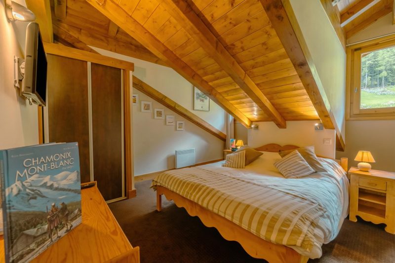 V Loriaz 44: Beside Ski Lift; Pool, Sauna & Gym