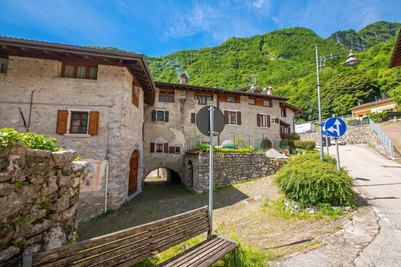 La Madonnina Apartment for 2 in Tenno
