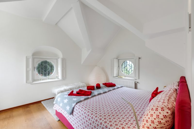 Il Gioiellino: Lake Maggiore Villa with Inside Pool and Sauna