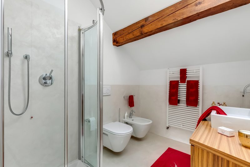 Il Gioiellino: Lake Maggiore Villa with Inside Pool and Sauna