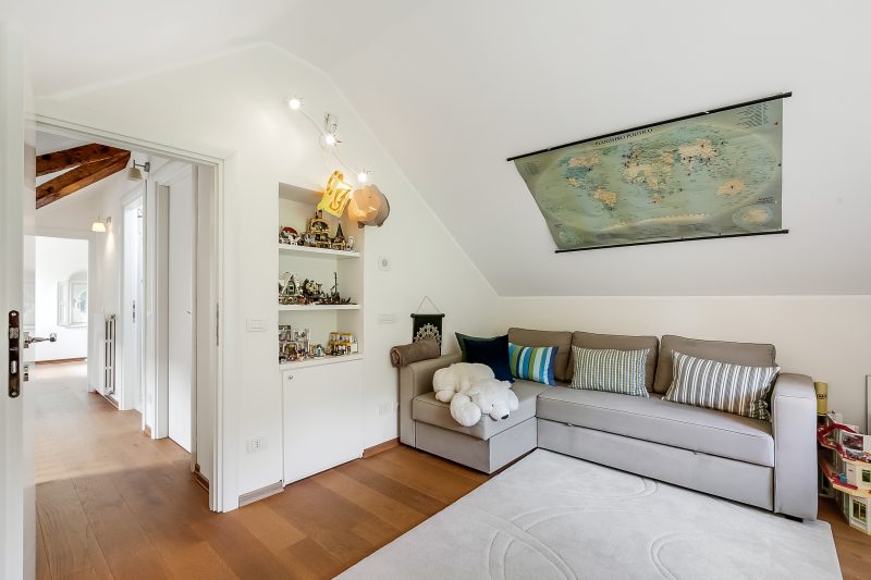 Il Gioiellino: Lake Maggiore Villa with Inside Pool and Sauna