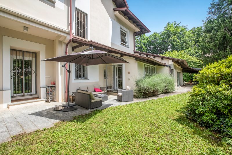 Il Gioiellino: Lake Maggiore Villa with Inside Pool and Sauna