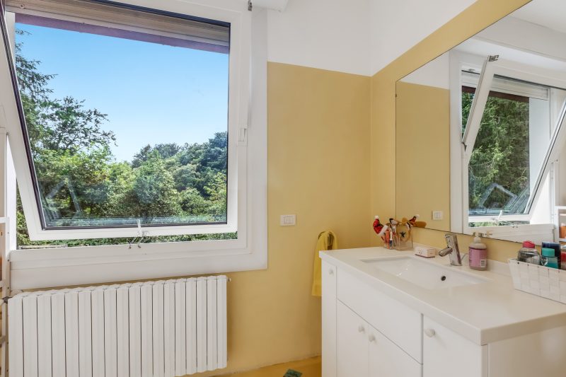 Il Gioiellino: Lake Maggiore Villa with Inside Pool and Sauna