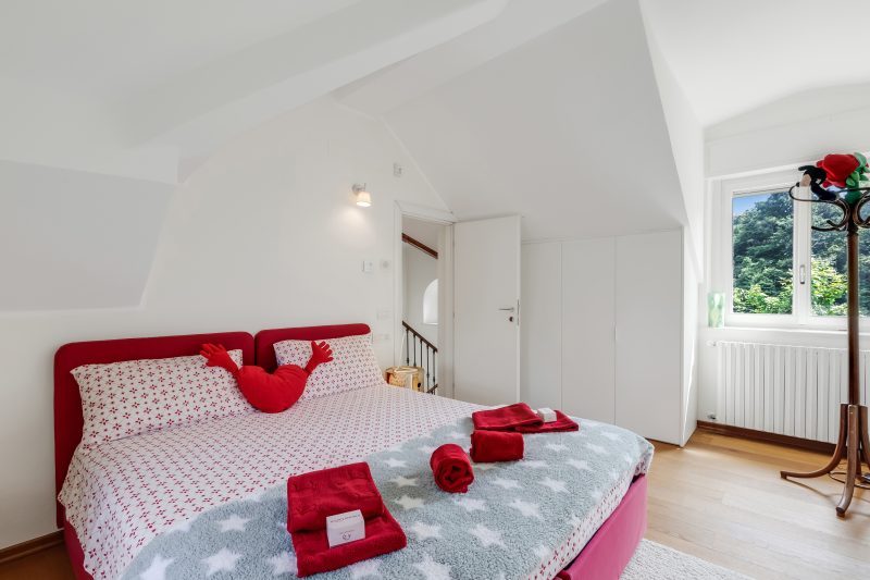 Il Gioiellino: Lake Maggiore Villa with Inside Pool and Sauna