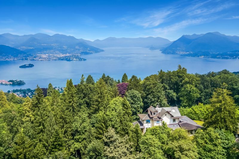 Il Gioiellino: Lake Maggiore Villa with Inside Pool and Sauna