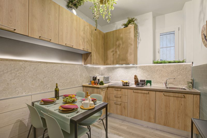PineHome & Garden - Balcony Apartment w/ Mountain Views