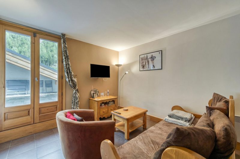 V Loriaz 32: Beside Ski Lift; Pool, Sauna & Gym
