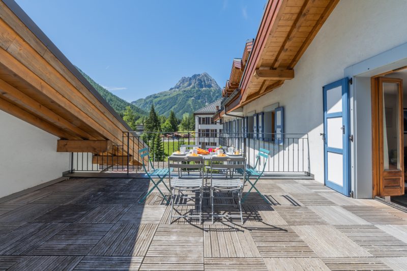V Loriaz 32: Beside Ski Lift; Pool, Sauna & Gym