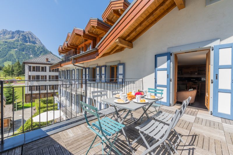 V Loriaz 32: Beside Ski Lift; Pool, Sauna & Gym