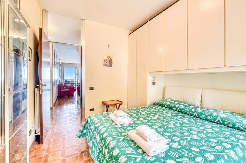 Casa 3 Ponti with Sea-View Balcony and Parking