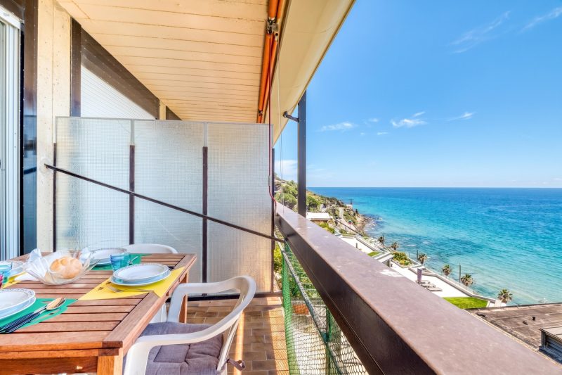 Casa 3 Ponti with Sea-View Balcony and Parking