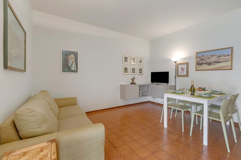 Apt. Giulia: Sunny Terrace and Lake View in Laveno