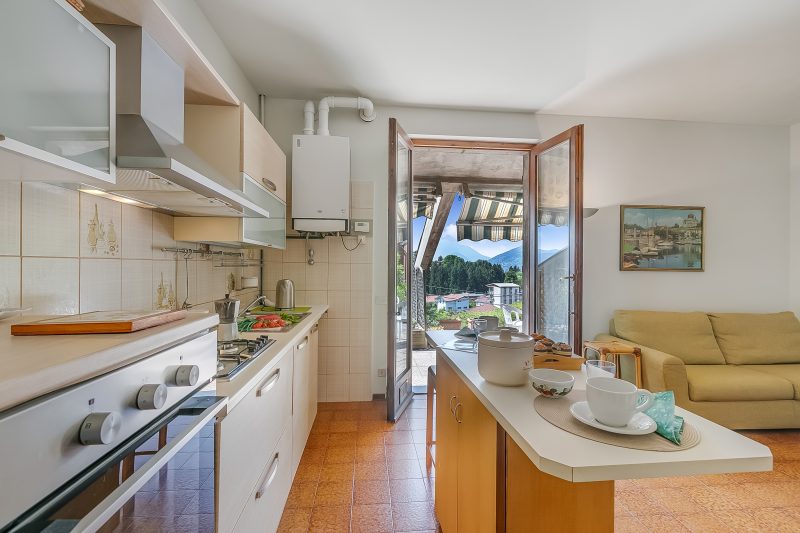 Apt. Giulia: Sunny Terrace and Lake View in Laveno