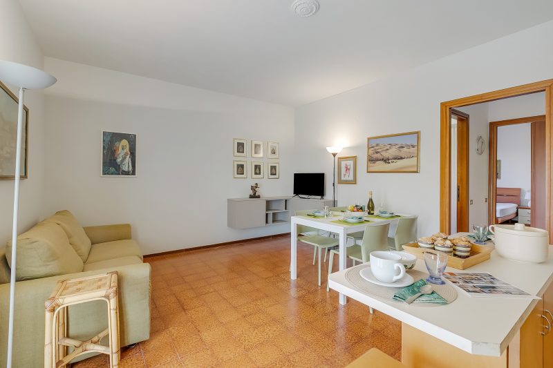 Apt. Giulia: Sunny Terrace and Lake View in Laveno