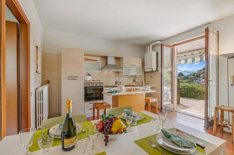 Apt. Giulia: Sunny Terrace and Lake View in Laveno