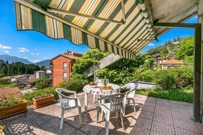 Apt. Giulia: Sunny Terrace and Lake View in Laveno