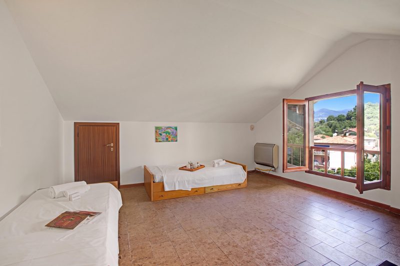 Apt. Giulia: Sunny Terrace and Lake View in Laveno