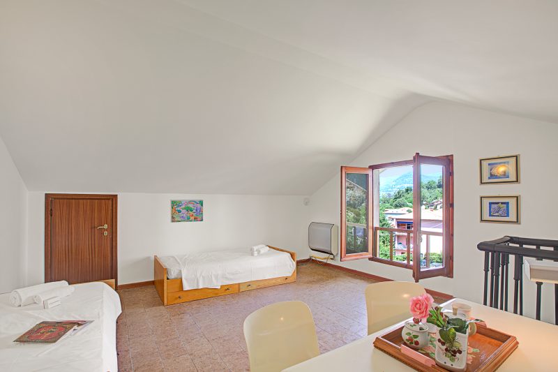 Apt. Giulia: Sunny Terrace and Lake View in Laveno